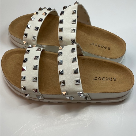 Bamboo White Studded Slide Sandals Platform Slip On Summer Shoes Womens Size 7 - Picture 5 of 8
